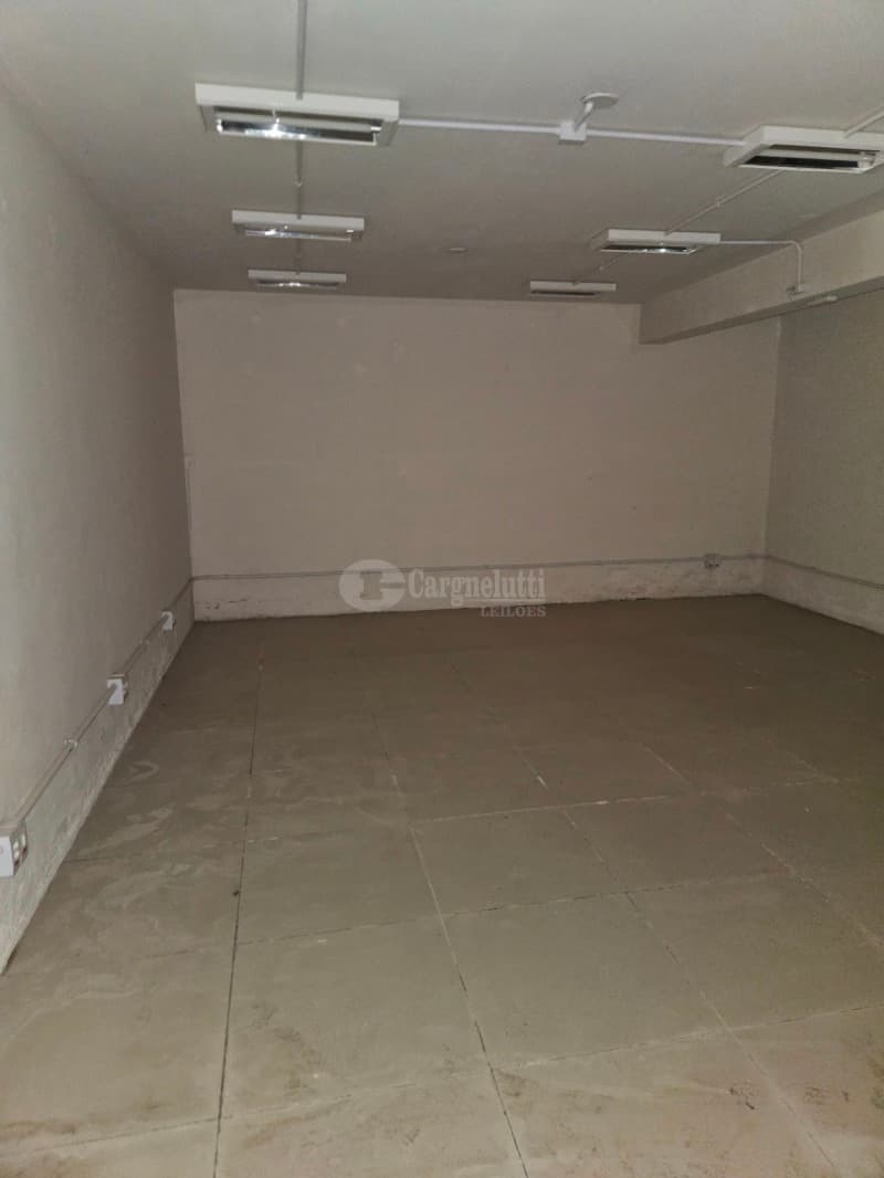 Foto 18 de 63: Comercial em leilão em Porto Alegre - RS, bairro Higienópolis — LOTE 001 Prédio na Rua Luzitana, 933, Higienópolis, Porto Alegre/RS
