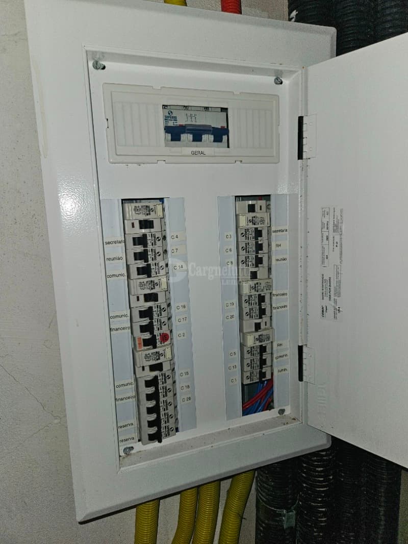 Foto 24 de 63: Comercial em leilão em Porto Alegre - RS, bairro Higienópolis — LOTE 001 Prédio na Rua Luzitana, 933, Higienópolis, Porto Alegre/RS