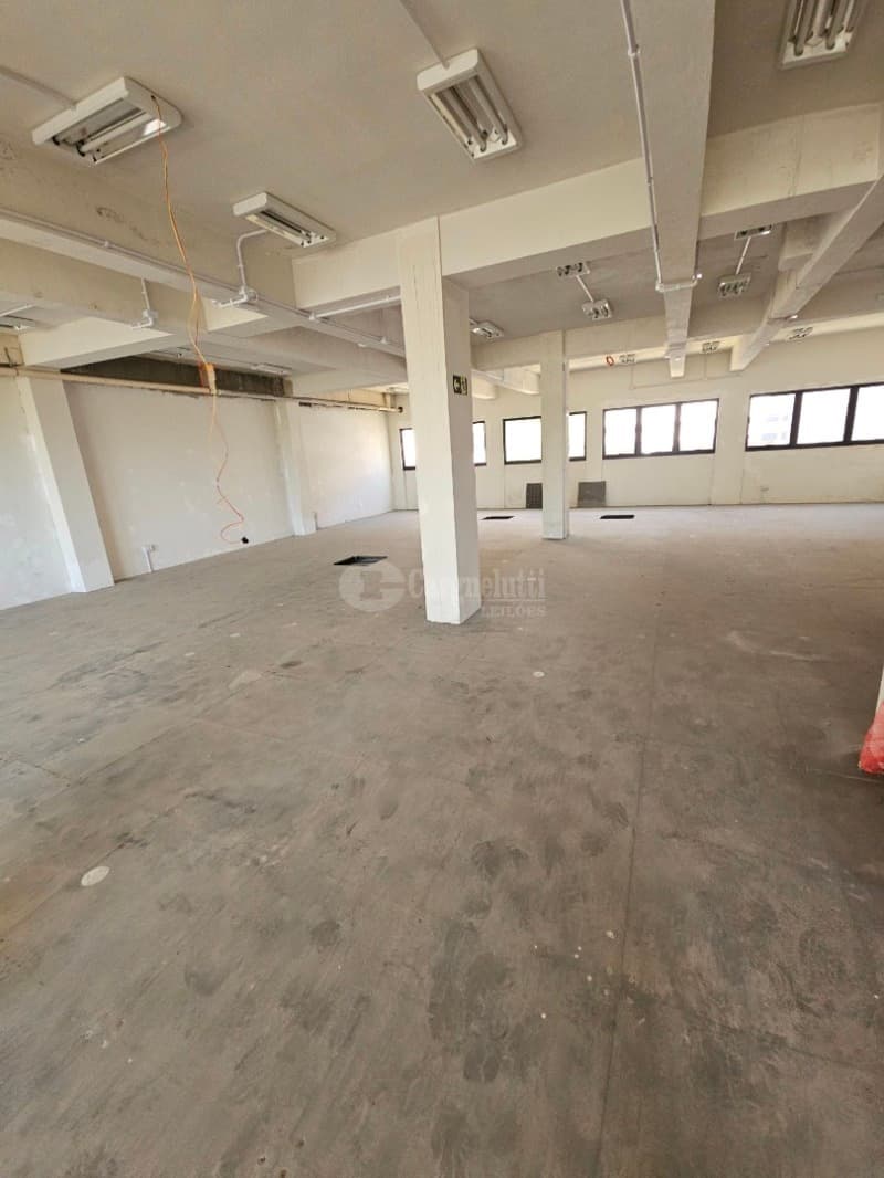Foto 36 de 63: Comercial em leilão em Porto Alegre - RS, bairro Higienópolis — LOTE 001 Prédio na Rua Luzitana, 933, Higienópolis, Porto Alegre/RS