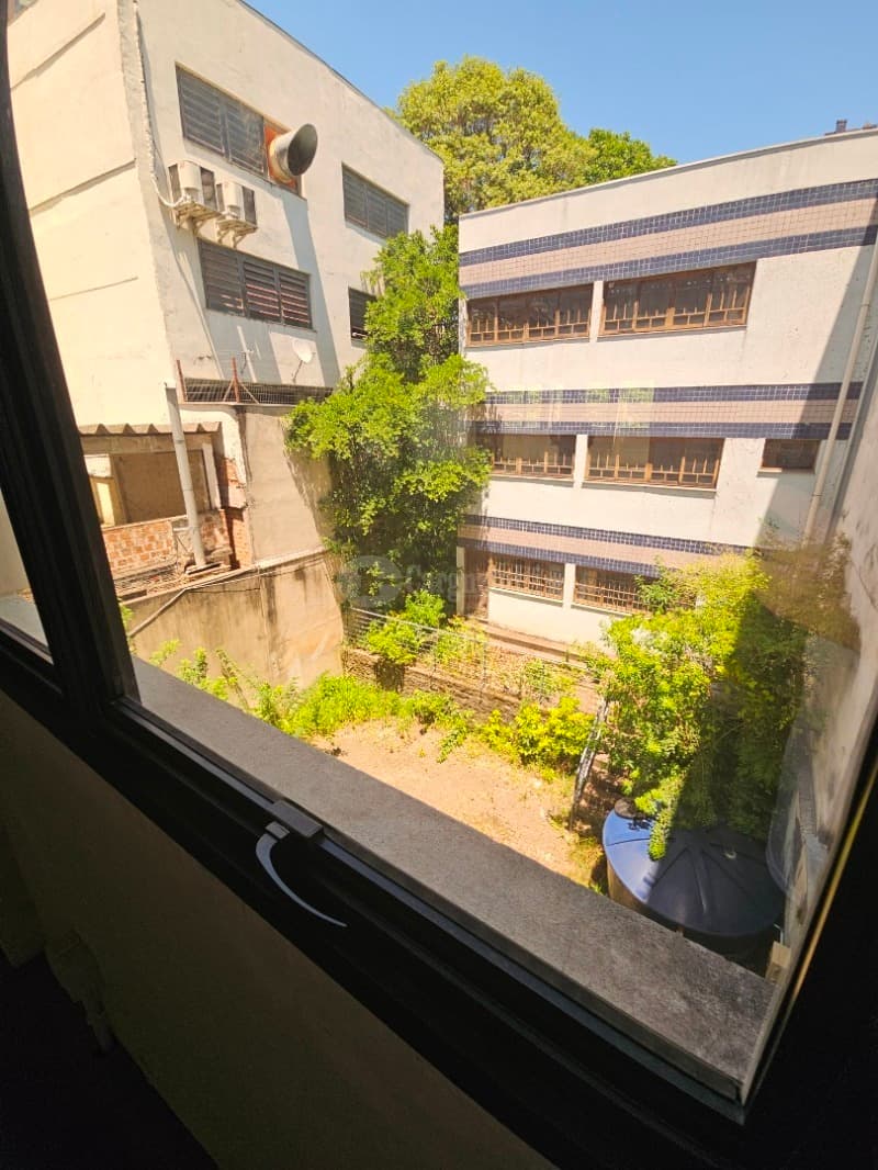 Foto 38 de 63: Comercial em leilão em Porto Alegre - RS, bairro Higienópolis — LOTE 001 Prédio na Rua Luzitana, 933, Higienópolis, Porto Alegre/RS