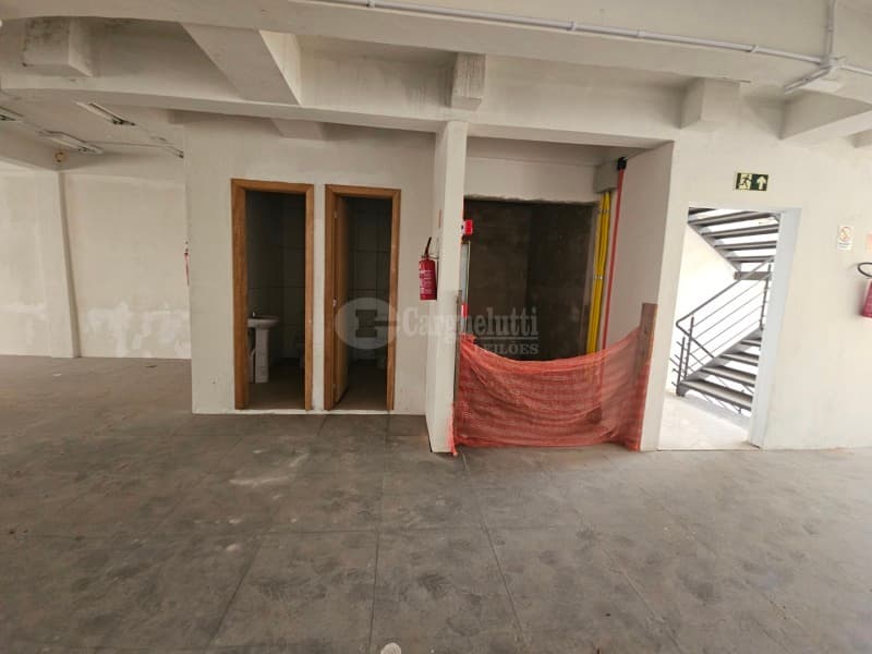 Foto 40 de 63: Comercial em leilão em Porto Alegre - RS, bairro Higienópolis — LOTE 001 Prédio na Rua Luzitana, 933, Higienópolis, Porto Alegre/RS