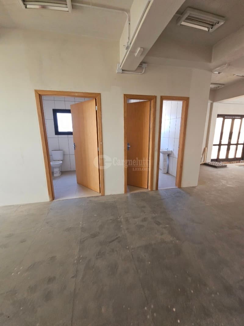 Foto 44 de 63: Comercial em leilão em Porto Alegre - RS, bairro Higienópolis — LOTE 001 Prédio na Rua Luzitana, 933, Higienópolis, Porto Alegre/RS