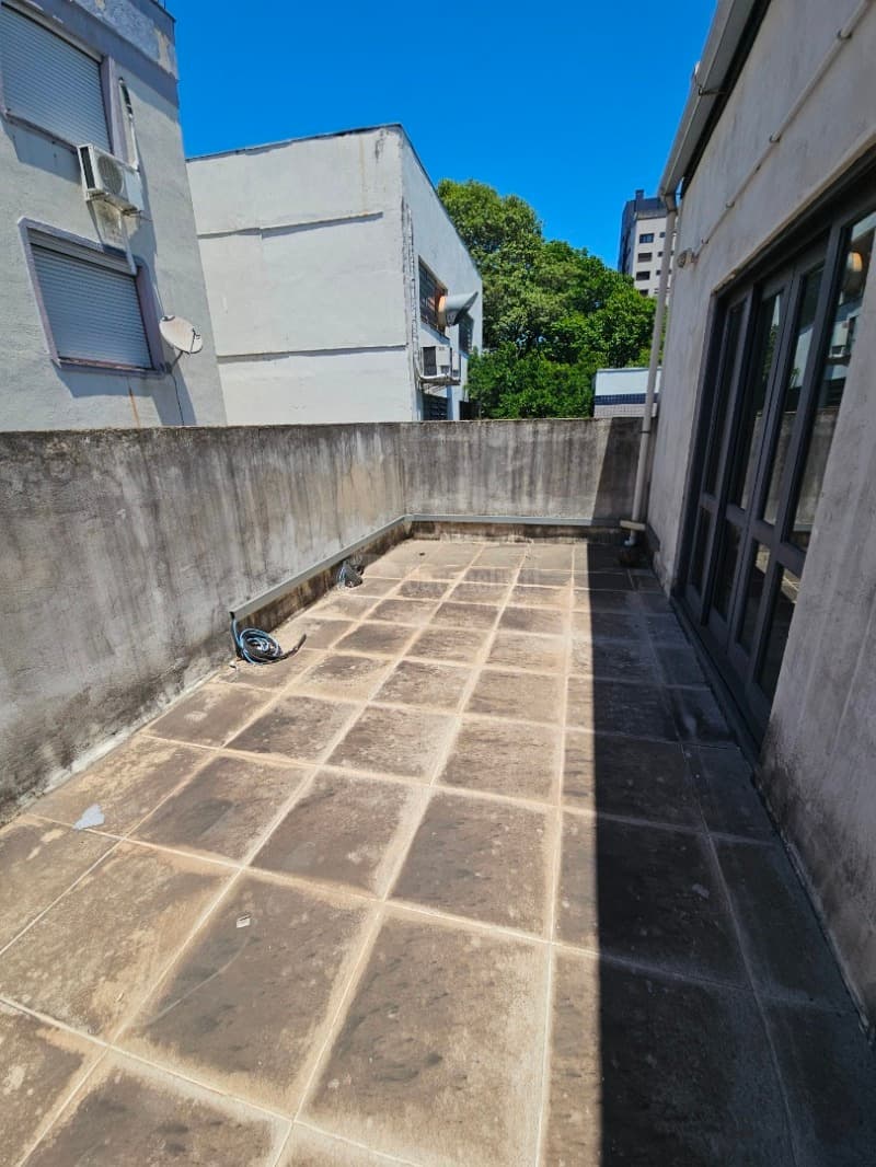 Foto 53 de 63: Comercial em leilão em Porto Alegre - RS, bairro Higienópolis — LOTE 001 Prédio na Rua Luzitana, 933, Higienópolis, Porto Alegre/RS