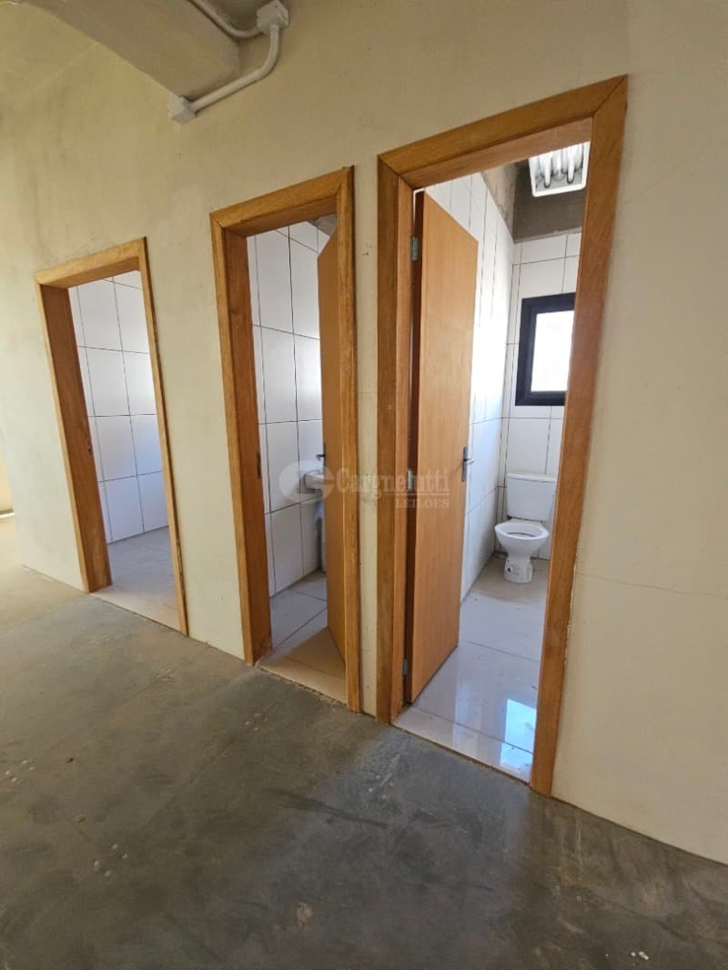 Foto 56 de 63: Comercial em leilão em Porto Alegre - RS, bairro Higienópolis — LOTE 001 Prédio na Rua Luzitana, 933, Higienópolis, Porto Alegre/RS