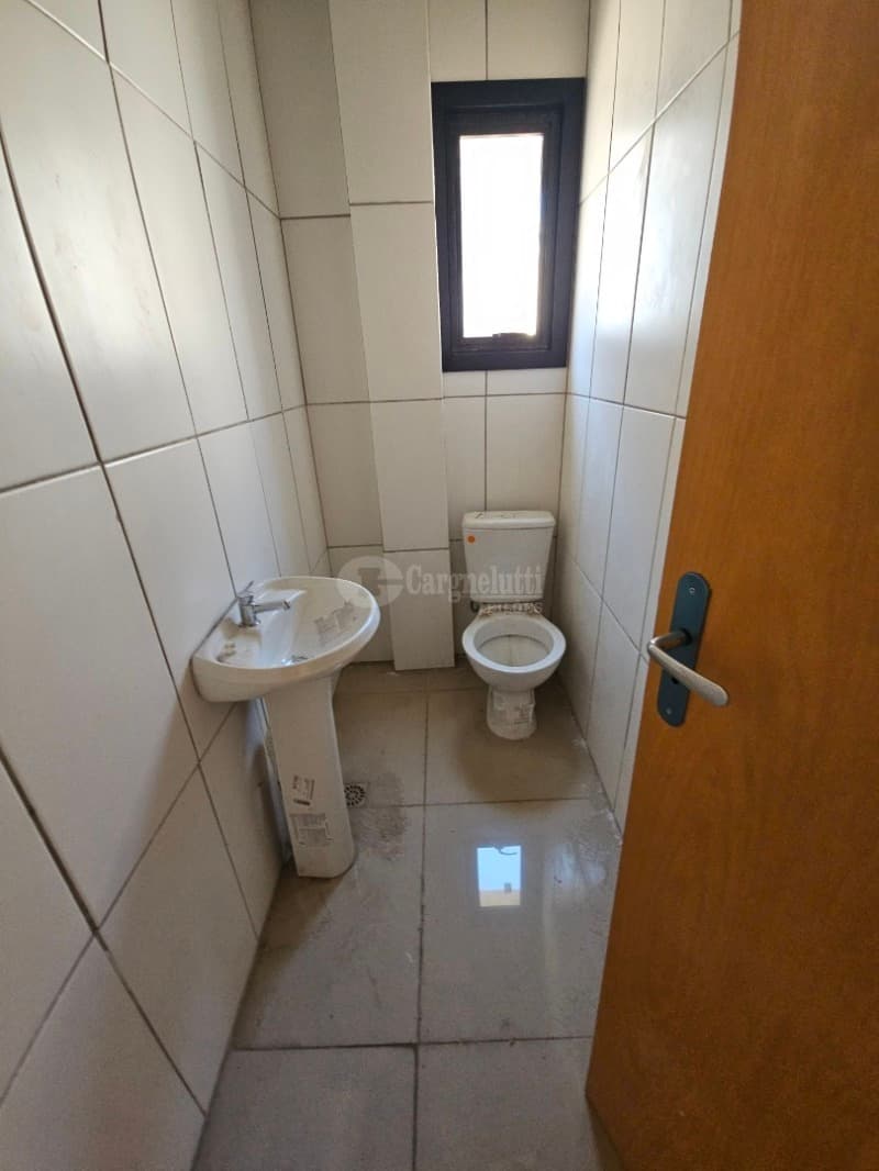 Foto 57 de 63: Comercial em leilão em Porto Alegre - RS, bairro Higienópolis — LOTE 001 Prédio na Rua Luzitana, 933, Higienópolis, Porto Alegre/RS