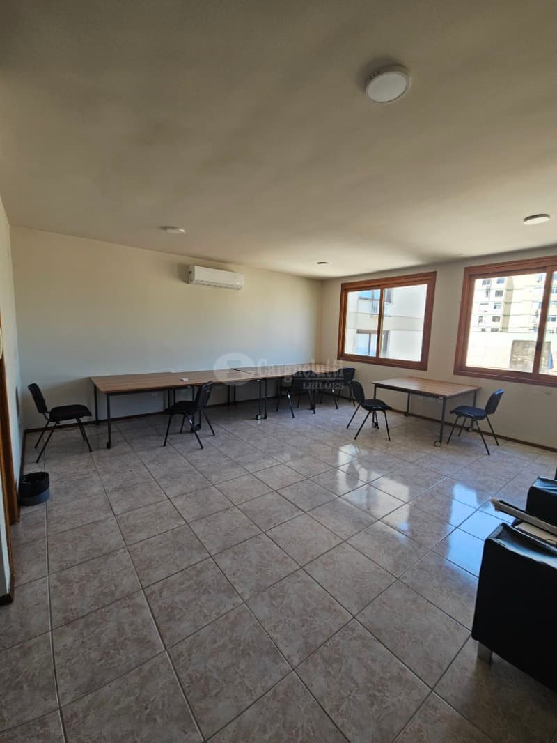 Foto 11 de 17: Comercial em leilão em Porto Alegre - RS, bairro Cidade Baixa — LOTE 002 Sala 404 na Rua José do Patrocínio, nº 721, Cidade Baixa, Porto Alegre/RS