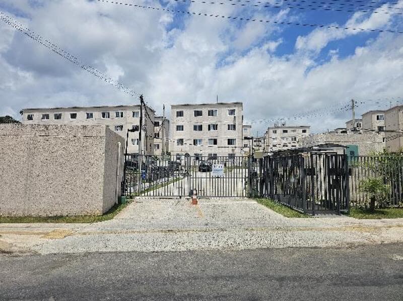 Apartamento em leilão em Camaçari - BA, bairro Vila de Abrantes — LOTE 017 CAMACARI/BA