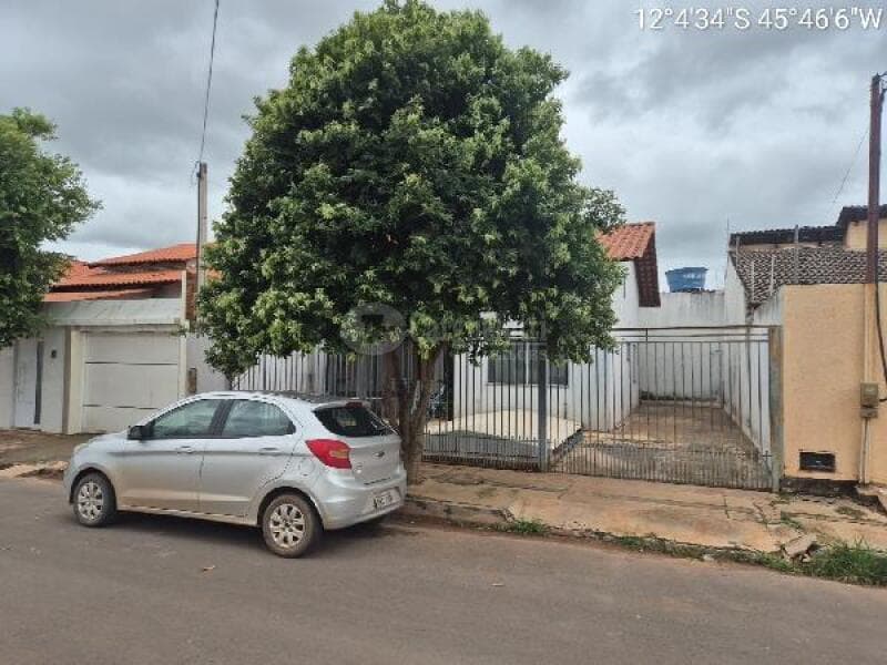 Casa em leilão em Luís Eduardo Magalhães - BA, bairro Jardim das Acacias — LOTE 022 LUIS EDUARDO MAGALHAES/BA