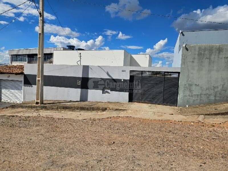 Casa em leilão em Divinópolis - MG, bairro Maria Pecanha — LOTE 118 DIVINOPOLIS/MG