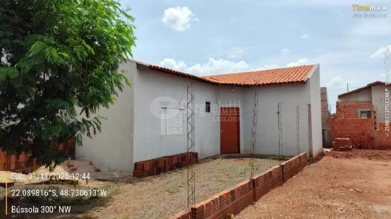 Casa em leilão em Bariri - SP, bairro Jardim Pavão — LOTE 425 BARIRI/SP