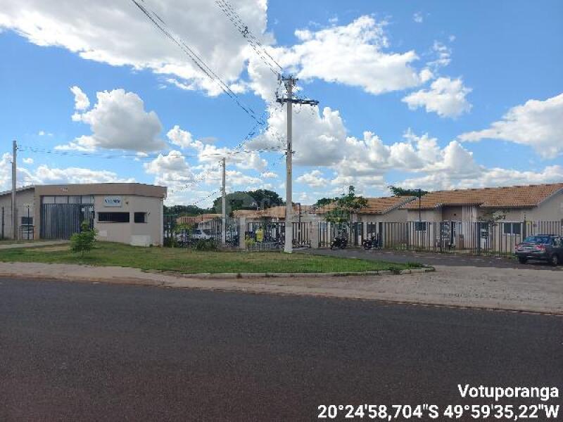Foto 1 de 14: Casa em leilão em Votuporanga - SP, bairro Vila America — LOTE 566 VOTUPORANGA/SP