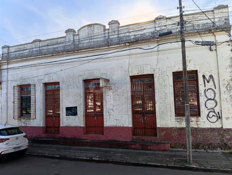 Foto 29 de 34: Comercial em leilão em Cruz Alta - RS — LOTE 004 Três prédios de alvenaria, situados à rua Padre Pacheco, nº 443, 447 e 467 - CRUZ ALTA/RS
