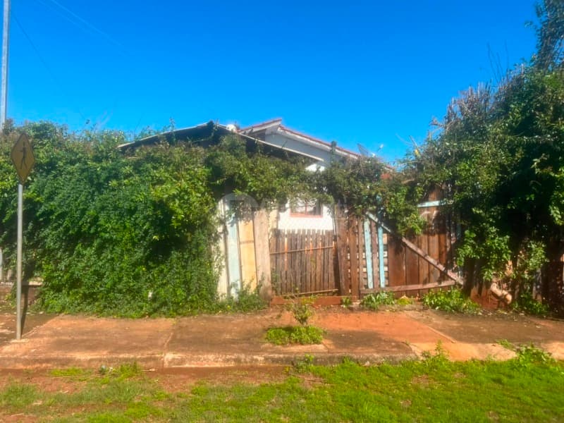 Foto 1 de 5: Casa em leilão em Cerro Largo - RS, bairro Esplanada — LOTE 004 Casa na Rua Guarani, 1468, Esplanada, Cerro Largo/RS