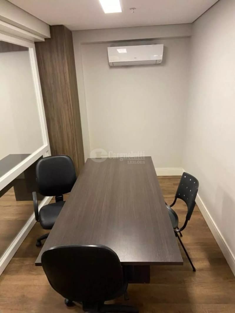 Foto 8 de 24: Comercial em leilão em Porto Alegre - RS, bairro Auxiliadora — LOTE 001 SALA COMERCIAL E BOX, BAIRRO AUXILIADORA, PORTO ALEGRE/RS