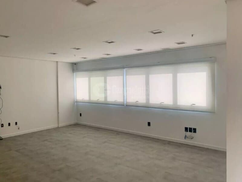 Foto 14 de 24: Comercial em leilão em Porto Alegre - RS, bairro Auxiliadora — LOTE 001 SALA COMERCIAL E BOX, BAIRRO AUXILIADORA, PORTO ALEGRE/RS