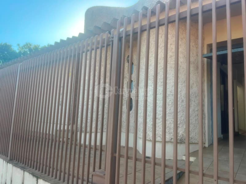 Foto 14 de 14: Casa em leilão em Santo Ângelo - RS — LOTE 004 - DIREITOS E AÇÕES - prédio de alvenaria, residencial, sob nº 198, c/área total de 340m²