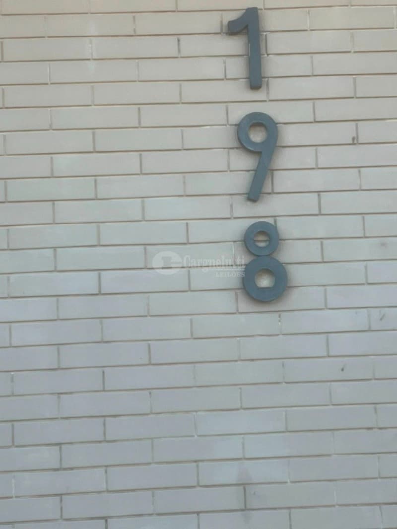 Foto 10 de 14: Casa em leilão em Santo Ângelo - RS — LOTE 004 - DIREITOS E AÇÕES - prédio de alvenaria, residencial, sob nº 198, c/área total de 340m²