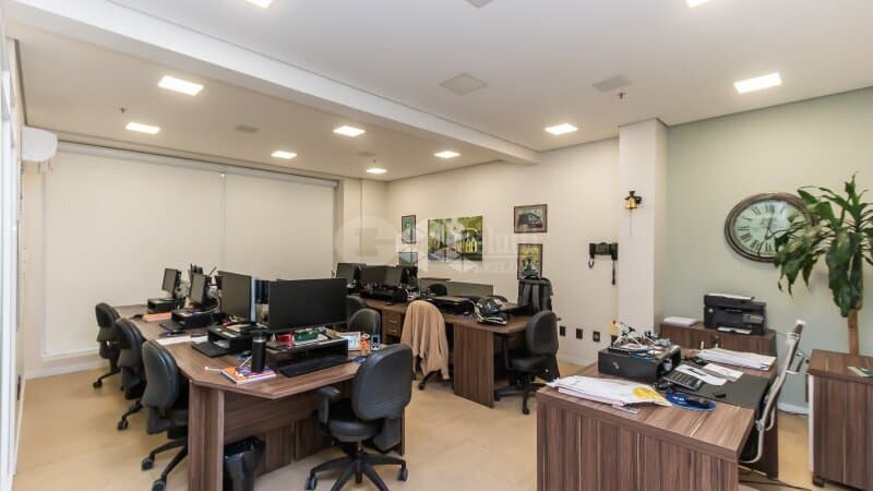 Foto 5 de 5: Comercial em leilão em Porto Alegre - RS, bairro Auxiliadora — LOTE 001 SALA COMERCIAL Nº 704 E BOX Nº 64, BAIRRO AUXILIADORA, PORTO ALEGRE/RS