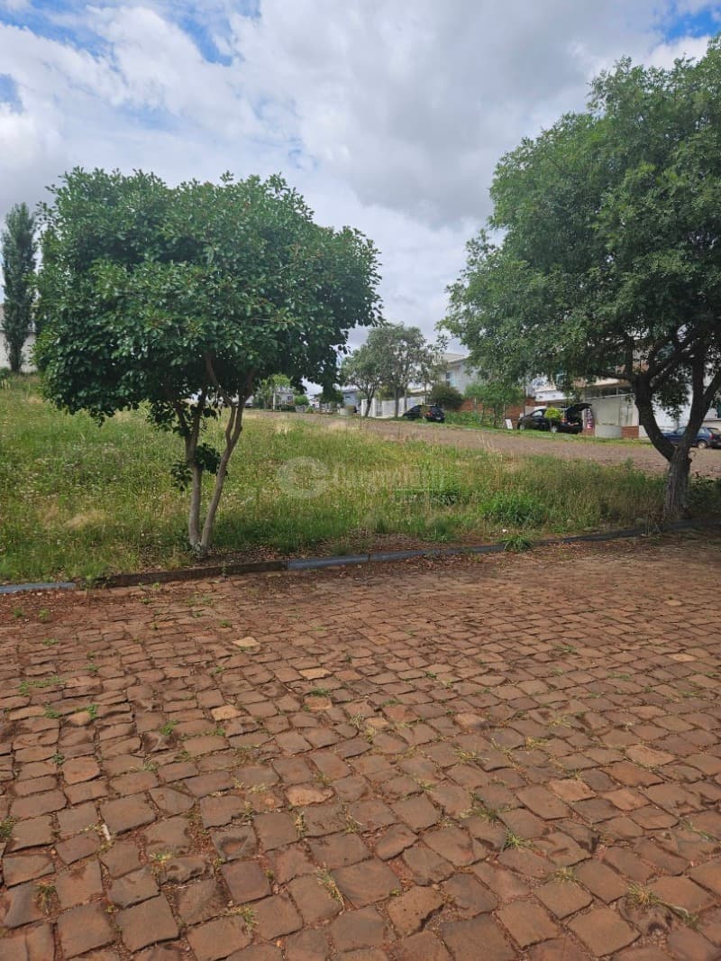 Foto 5 de 10: Terreno em leilão em Barracão - RS — LOTE 009 Terreno com 646,47m² localizada na esquina formada pela Rua Frei Ricardo Aresi e Silva Jard