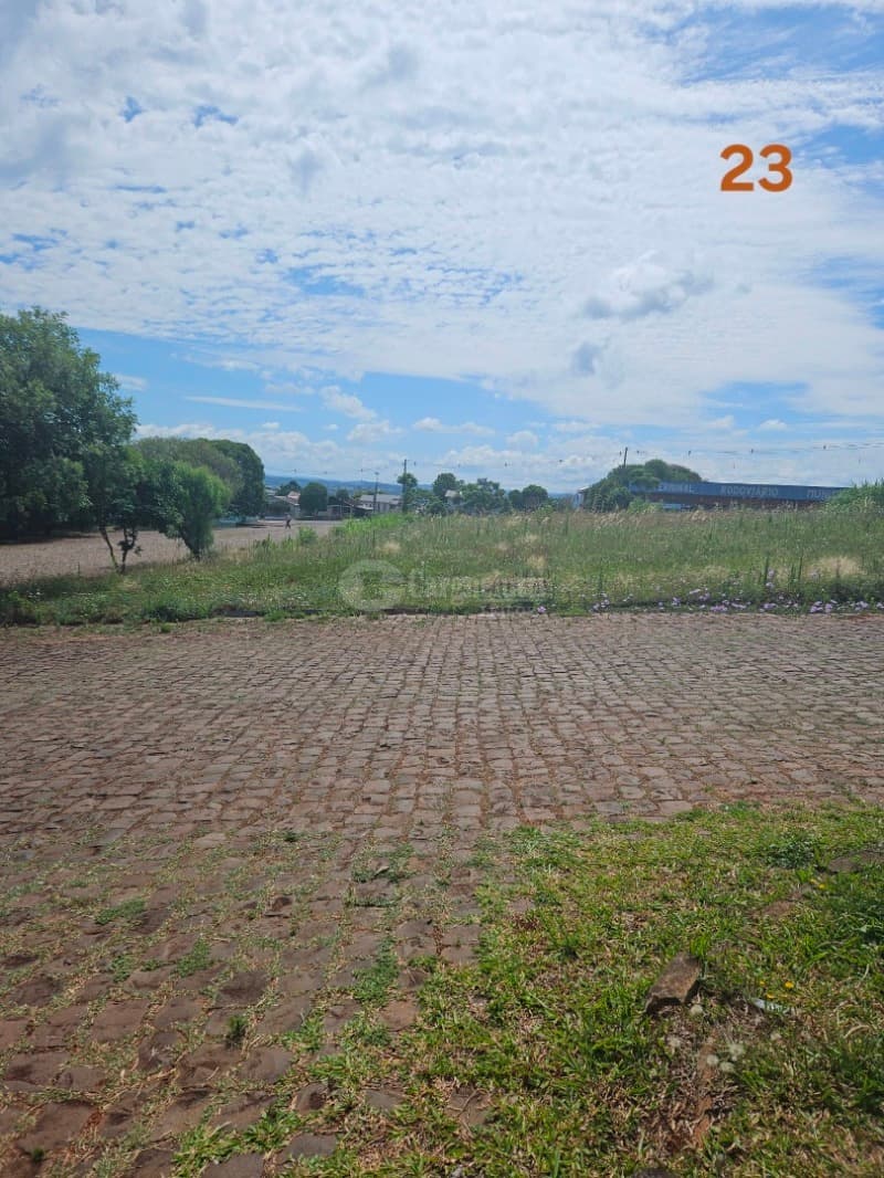Foto 7 de 10: Terreno em leilão em Barracão - RS — LOTE 009 Terreno com 646,47m² localizada na esquina formada pela Rua Frei Ricardo Aresi e Silva Jard