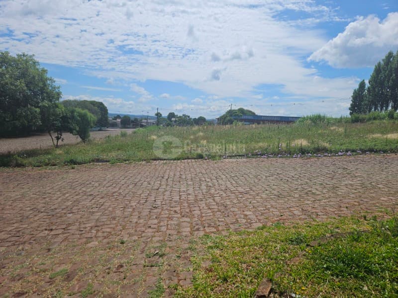 Foto 8 de 10: Terreno em leilão em Barracão - RS — LOTE 009 Terreno com 646,47m² localizada na esquina formada pela Rua Frei Ricardo Aresi e Silva Jard