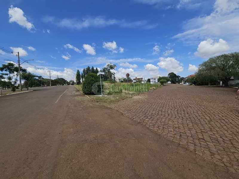 Foto 9 de 10: Terreno em leilão em Barracão - RS — LOTE 011 Terreno urbano com 792,37m² localizada na esquina entre a Rua Frei Ricardo Aresi, lado par