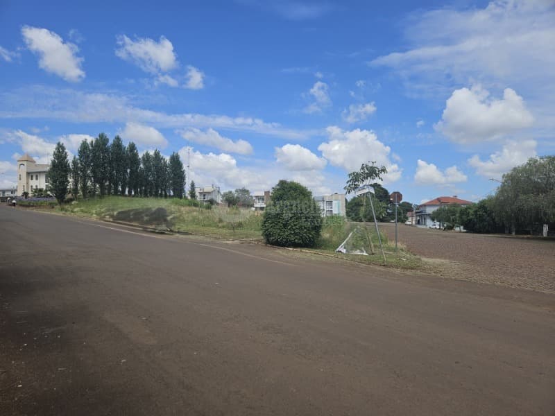 Foto 10 de 10: Terreno em leilão em Barracão - RS — LOTE 011 Terreno urbano com 792,37m² localizada na esquina entre a Rua Frei Ricardo Aresi, lado par