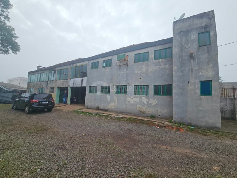 Foto 6 de 39: Comercial em leilão em Cruz Alta - RS — LOTE 027 Prédio de alvenaria com aprox. 1.189,33 m², sito à Rua Pinheiro Machado, nº 1515, esquina c