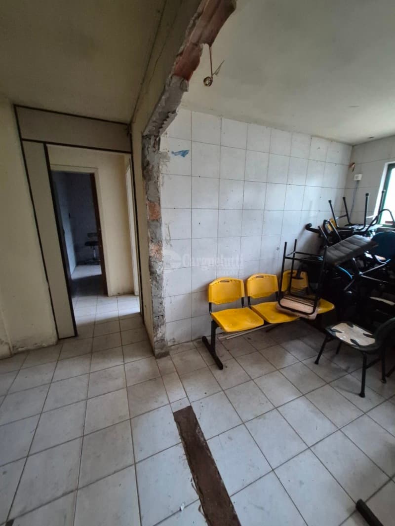 Foto 32 de 39: Comercial em leilão em Cruz Alta - RS — LOTE 027 Prédio de alvenaria com aprox. 1.189,33 m², sito à Rua Pinheiro Machado, nº 1515, esquina c