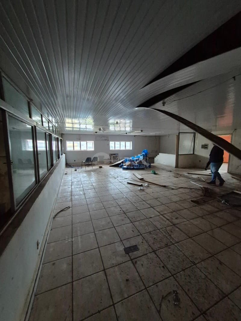 Foto 39 de 39: Comercial em leilão em Cruz Alta - RS — LOTE 027 Prédio de alvenaria com aprox. 1.189,33 m², sito à Rua Pinheiro Machado, nº 1515, esquina c