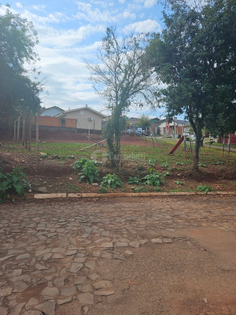 Foto 8 de 20: Terreno em leilão em Cruz Alta - RS — LOTE 029 Terreno de esquina, com 624m² na Rua Murilo Sampaio com a Rua Lothar Benjamin Wolf, Cruz Al