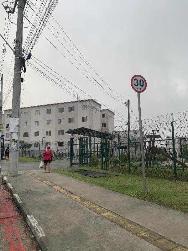 Apartamento em leilão em Salvador - BA — LOTE 025 Apartamento