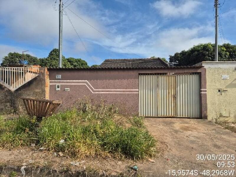 Casa em leilão em Santo Antônio Do Descoberto - GO — LOTE 084 Casa