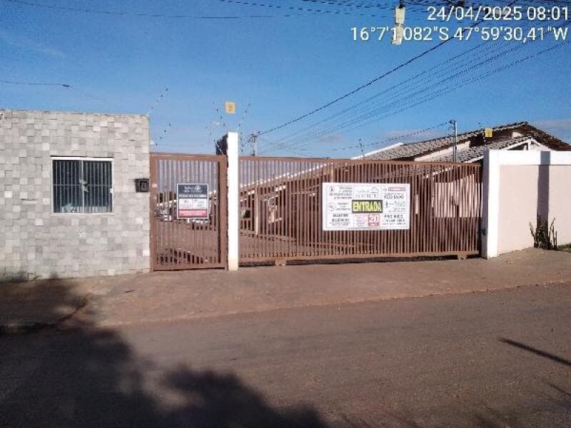 Casa em leilão em Valparaíso De Goiás - GO — LOTE 077 Casa