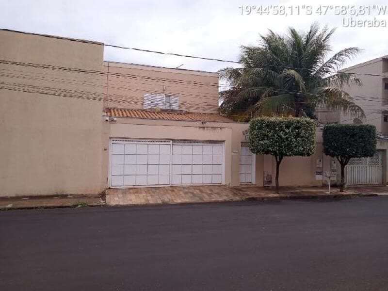 Casa em leilão em Uberaba - MG — LOTE 130 Casa