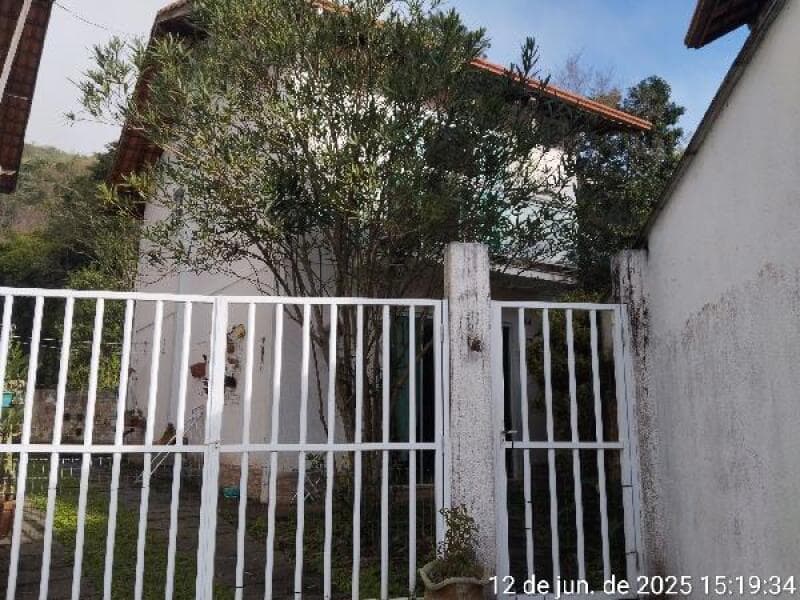 Casa em leilão em Nova Friburgo - RJ — LOTE 283 Casa