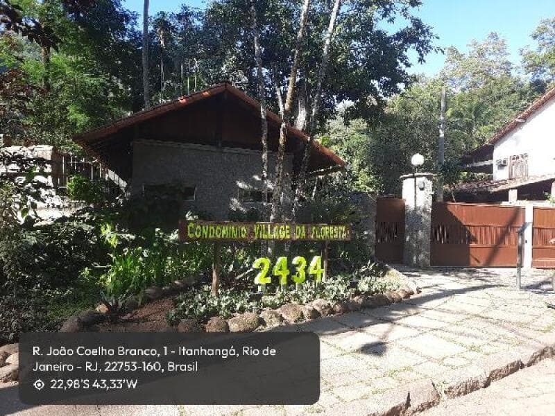 Casa em leilão em Rio De Janeiro - RJ — LOTE 252 Casa