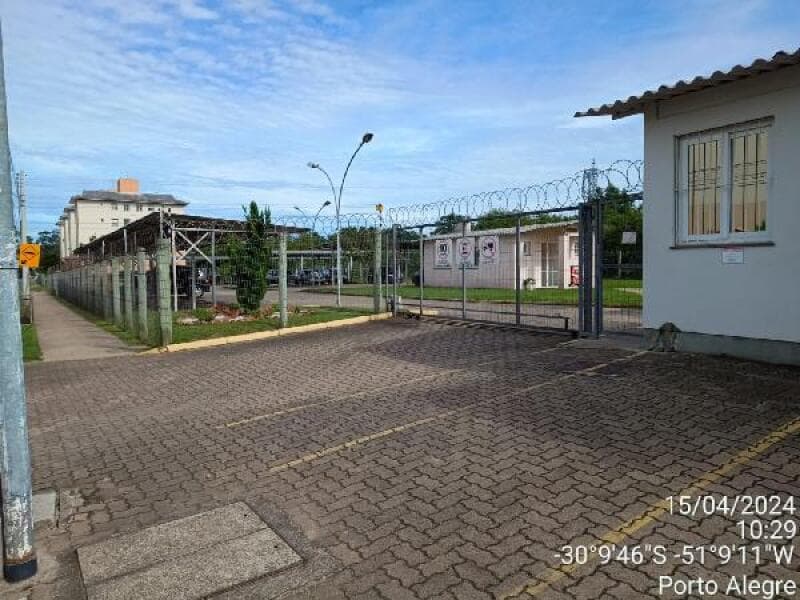 Apartamento em leilão em Porto Alegre - RS — LOTE 352 Apartamento
