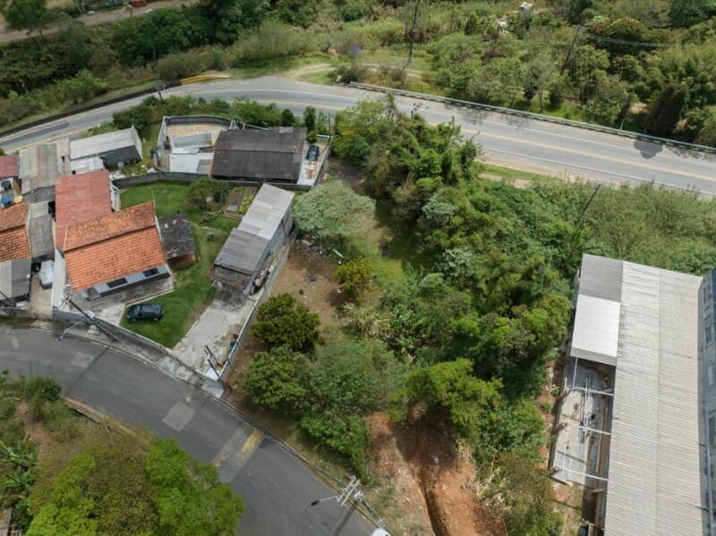 Foto 2 de 4: Terreno em leilão em São Roque - SP — LOTE 008 Terreno urbano com ou sem benfeitorias
