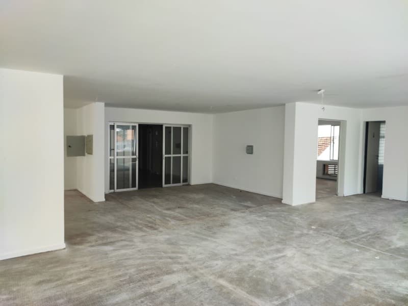 Foto 4 de 5: Comercial em leilão em Curitiba - PR, bairro Centro — LOTE 001 Conjunto Comercial