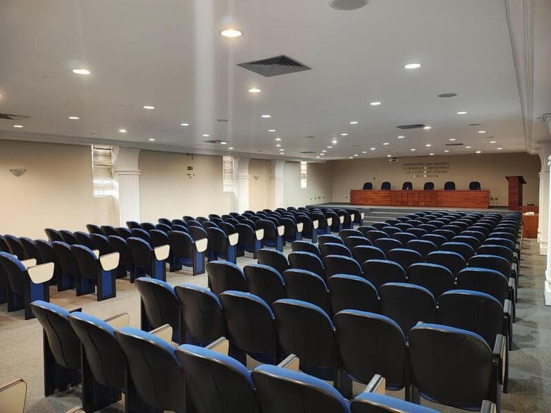Foto 4 de 10: Comercial em leilão em Londrina - PR, bairro Centro — LOTE 004 Edifício Comercial