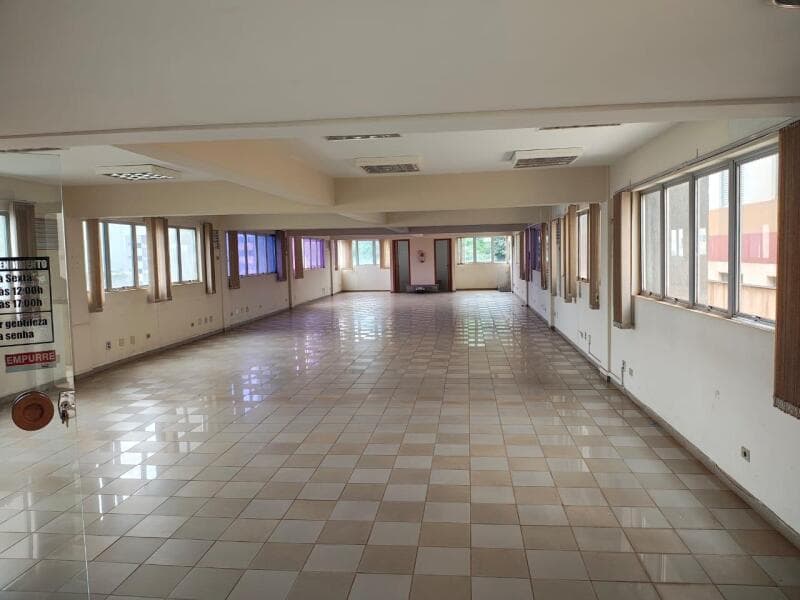 Foto 6 de 10: Comercial em leilão em Londrina - PR, bairro Centro — LOTE 004 Edifício Comercial