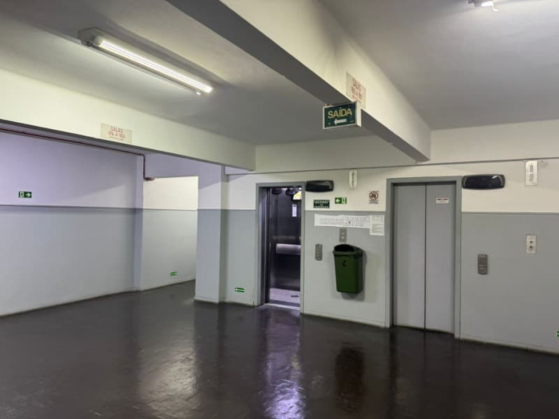 Foto 2 de 4: Comercial em leilão em Porto Alegre - RS — LOTE 001-1 Imóvel