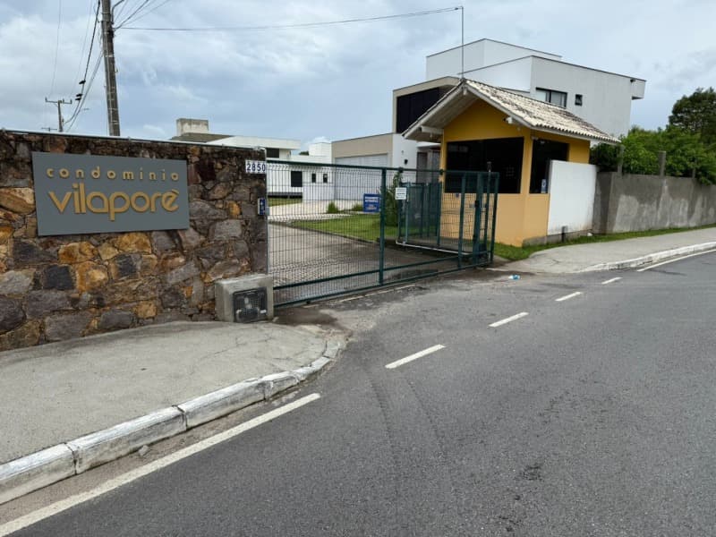 Foto 1 de 6: Terreno em leilão em Florianópolis - SC, bairro Canasvieiras — LOTE 001 Imovel