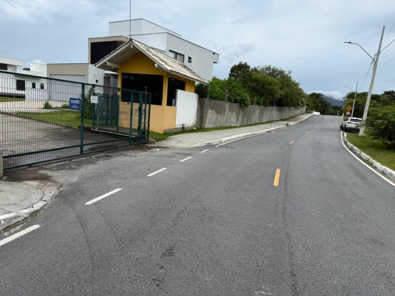 Foto 3 de 6: Terreno em leilão em Florianópolis - SC, bairro Canasvieiras — LOTE 001 Imovel