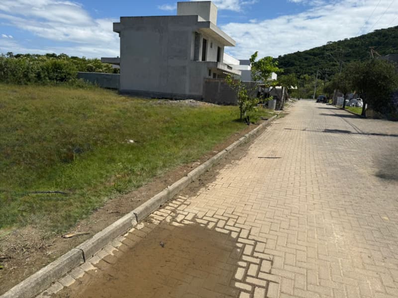 Foto 4 de 9: Terreno em leilão em Florianópolis - SC, bairro Canasvieiras — LOTE 001 Imovel