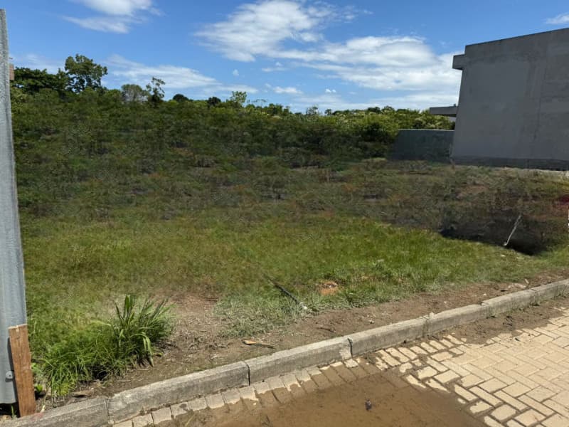 Foto 8 de 9: Terreno em leilão em Florianópolis - SC, bairro Canasvieiras — LOTE 001 Imovel
