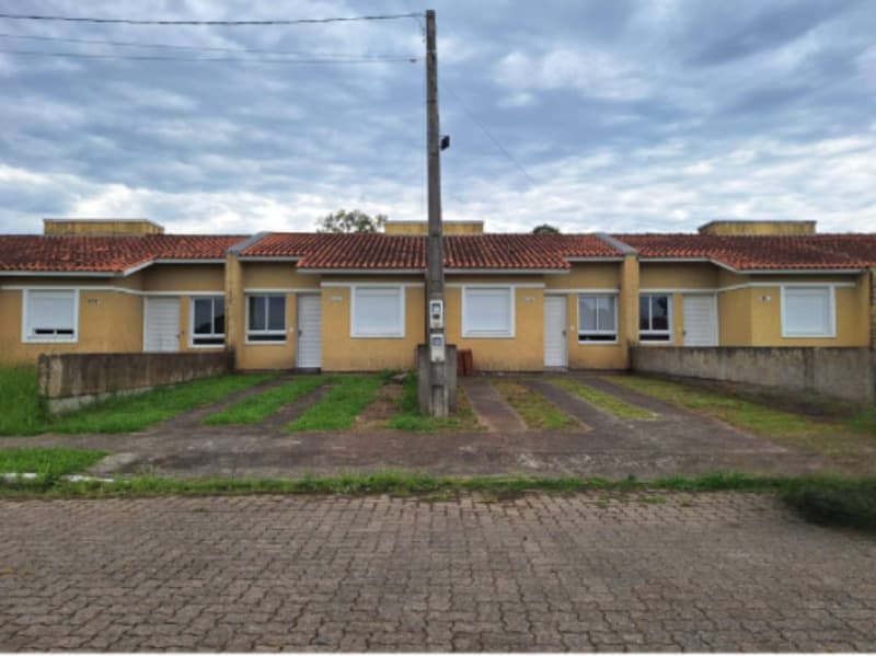 Casa em leilão em Esteio - RS, bairro Vila Três Marias — LOTE 007 Imovel
