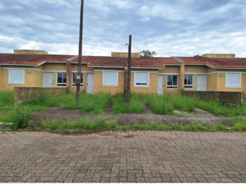 Casa em leilão em Esteio - RS, bairro Vila Três Marias — LOTE 010 Imovel