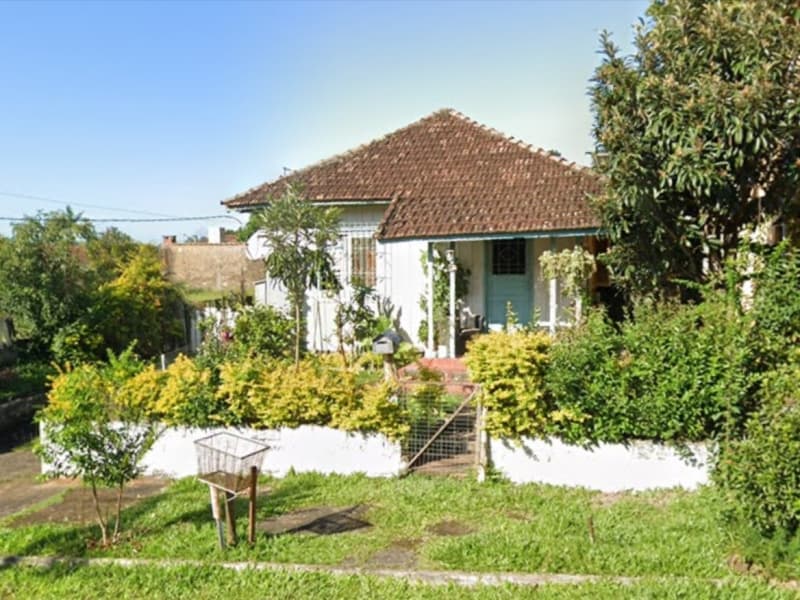 Casa em leilão em São Leopoldo - RS — LOTE 001 CASA DE MADEIRA NO BAIRRO SCHARLAU EM SÃO LEOPOLDO/RS